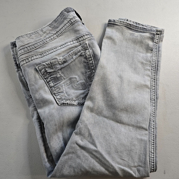Silver Jeans Women's 28 Silver Gray Light Wash Elyse Skinny Crop Distressed - Picture 11 of 16